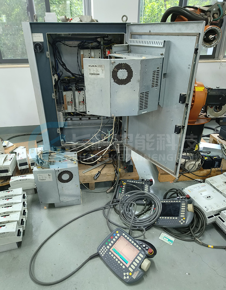 庫(kù)卡KRC2 KPC ed05主機(jī)00-199-777 庫(kù)卡KRC2 KPC ed05主機(jī)00-199-777