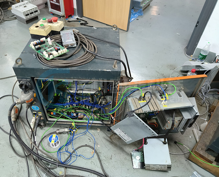 KUKA庫(kù)卡機(jī)器人KR C4 smallsize控制柜維修